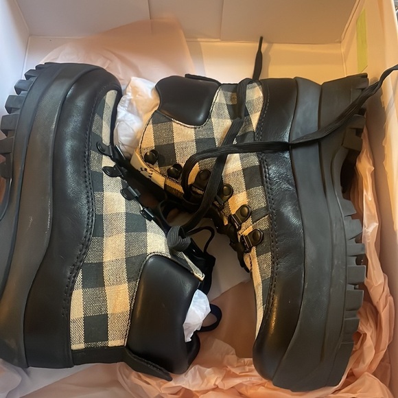 LOEFFLER‎ RANDALL Womens Black Plaid 1-1/2" Platform Owen Round Toe Booti… - Picture 1 of 12